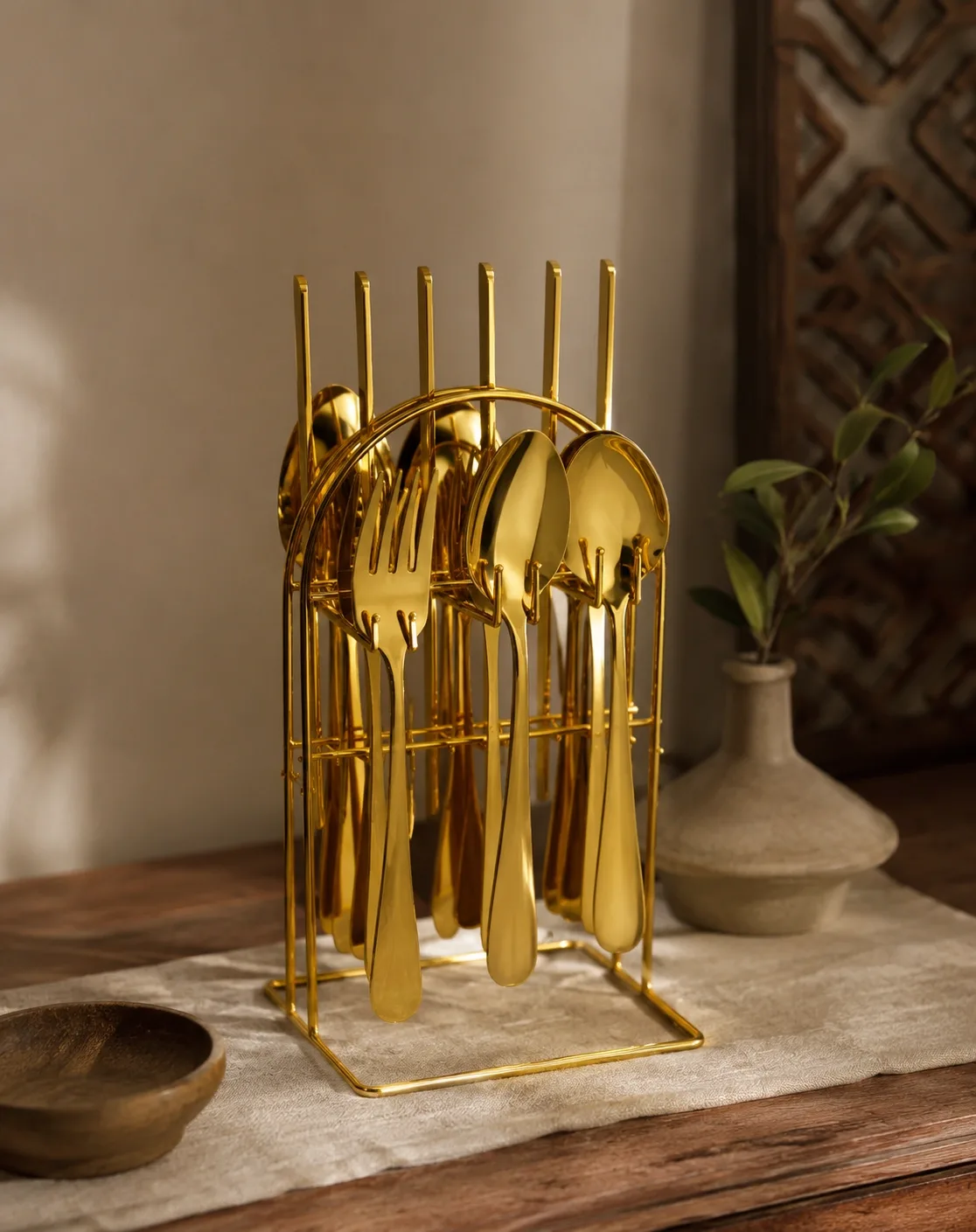 Kanso Gold Cutlery Set with Stand